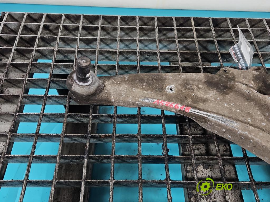 Opel Astra IV 2009-2015 1.4 16V 101 hp manual 74 kW 1398 cm3 5- přední levý  (Klika dveří ostatní)