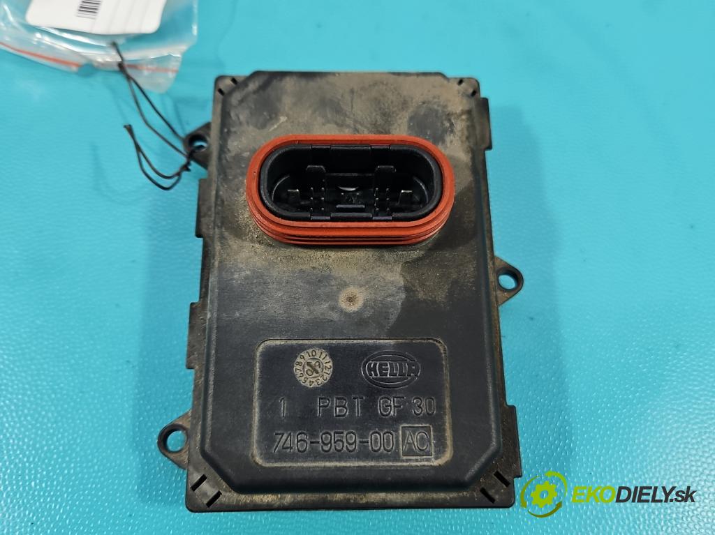 Vw Tiguan I 2007-2016 2.0 TDI 140 HP automatic 103 kW 1968 cm3 5- střídač: xenon 7L6941329B (Riadiaca jednotka xenónu)