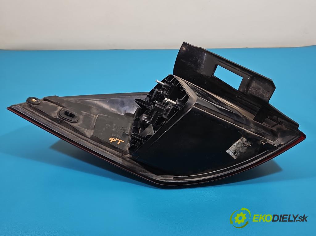 Renault Laguna III 2007-2015 2.0 16V 140 HP manual 103 kW 1997 cm3 5- svetlo / reflektor zadné pravé  (Kľučka dverí ostatné)