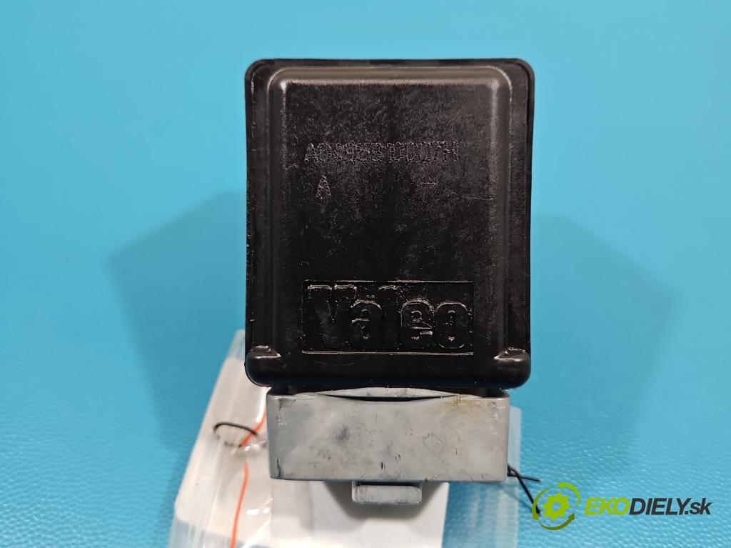 Renault Laguna III 2007-2015 2.0 16V 140 HP manual 103 kW 1997 cm3 5- Blokáda: řízení: A0495B10D07H (Riadenie ostatné)