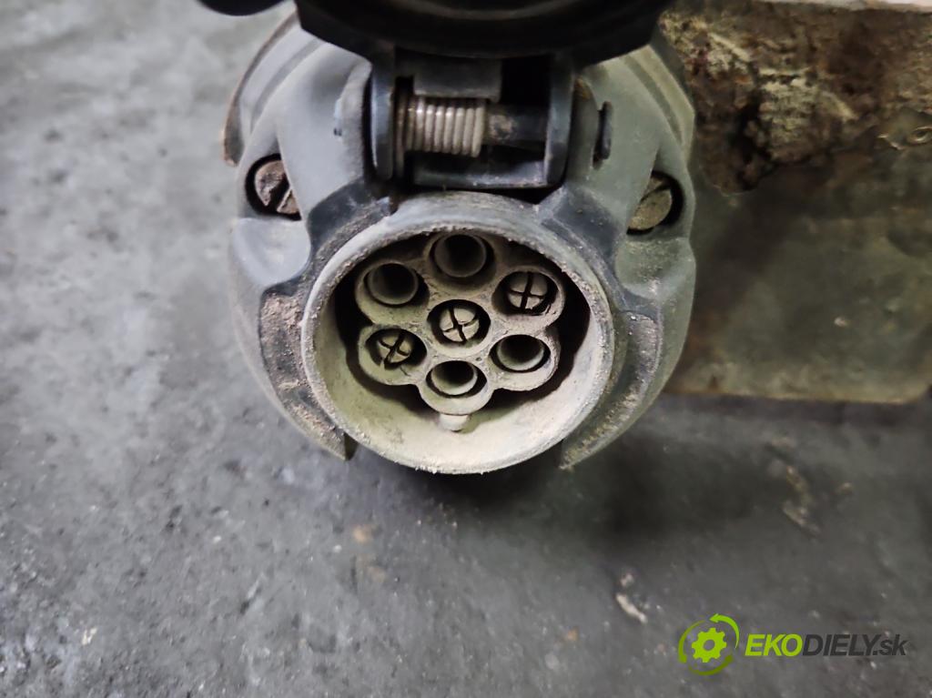 Vw Tiguan I 2007-2016 2.0 TDI 140 hp automatic 103 kW 1968 cm3 5- oko tažné  (Tažné zařízení)