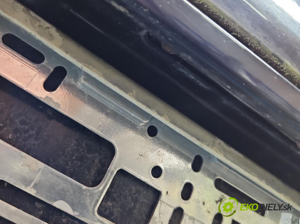 Audi A8 D2 1994-2002 4.2 V8 299KM automatic 220 kW 4172 cm3 4- zadní kufrové dveře  (Zadní kapota (kufr))