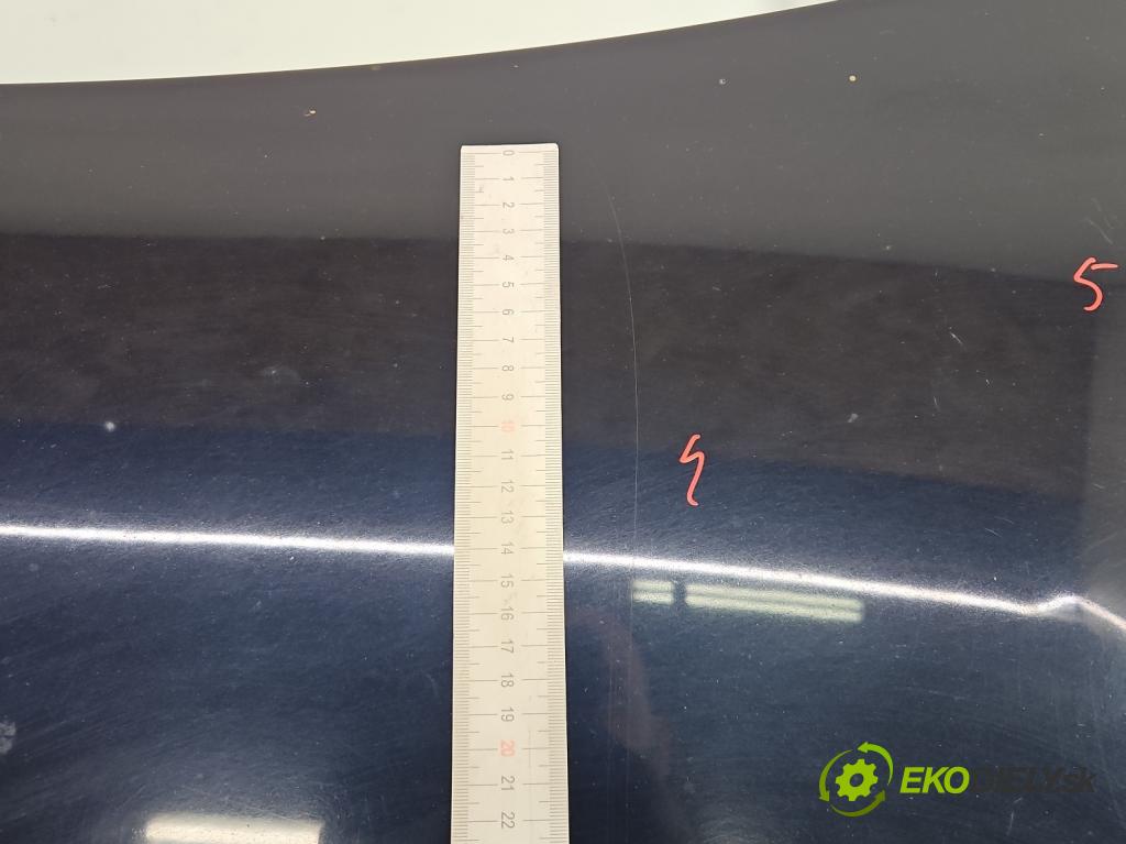 Audi A8 D2 1994-2002 4.2 V8 299KM automatic 220 kW 4172 cm3 4- zadní kufrové dveře  (Zadní kapota (kufr))