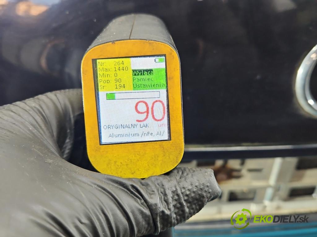 Audi A8 D2 1994-2002 4.2 V8 299KM automatic 220 kW 4172 cm3 4- zadní kufrové dveře  (Zadní kapota (kufr))