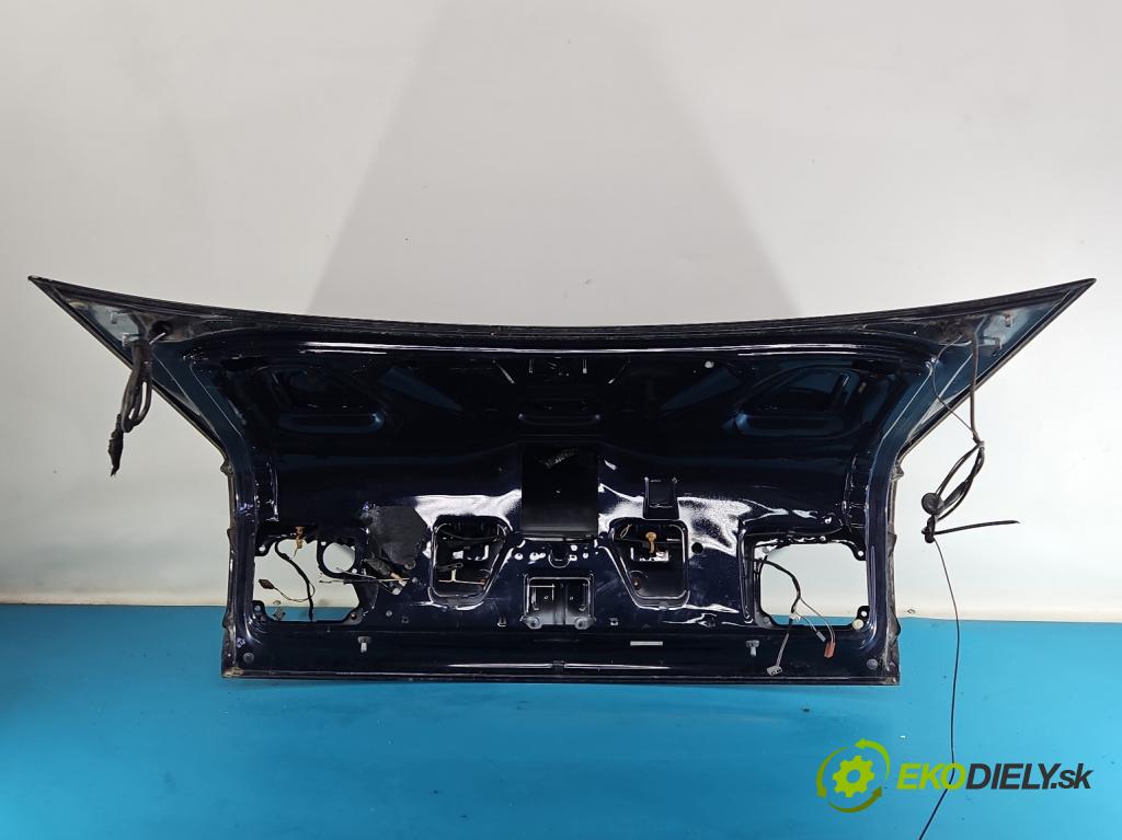 Audi A8 D2 1994-2002 4.2 V8 299KM automatic 220 kW 4172 cm3 4- zadní kufrové dveře  (Zadní kapota (kufr))