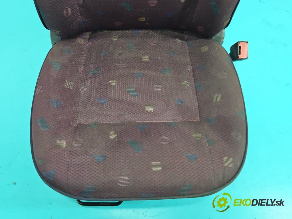 Fiat Seicento 1.1 JEDEN: 54 HP manual 40 kW 1108 cm3 3- Sedačka pravý  (Sedadlo)