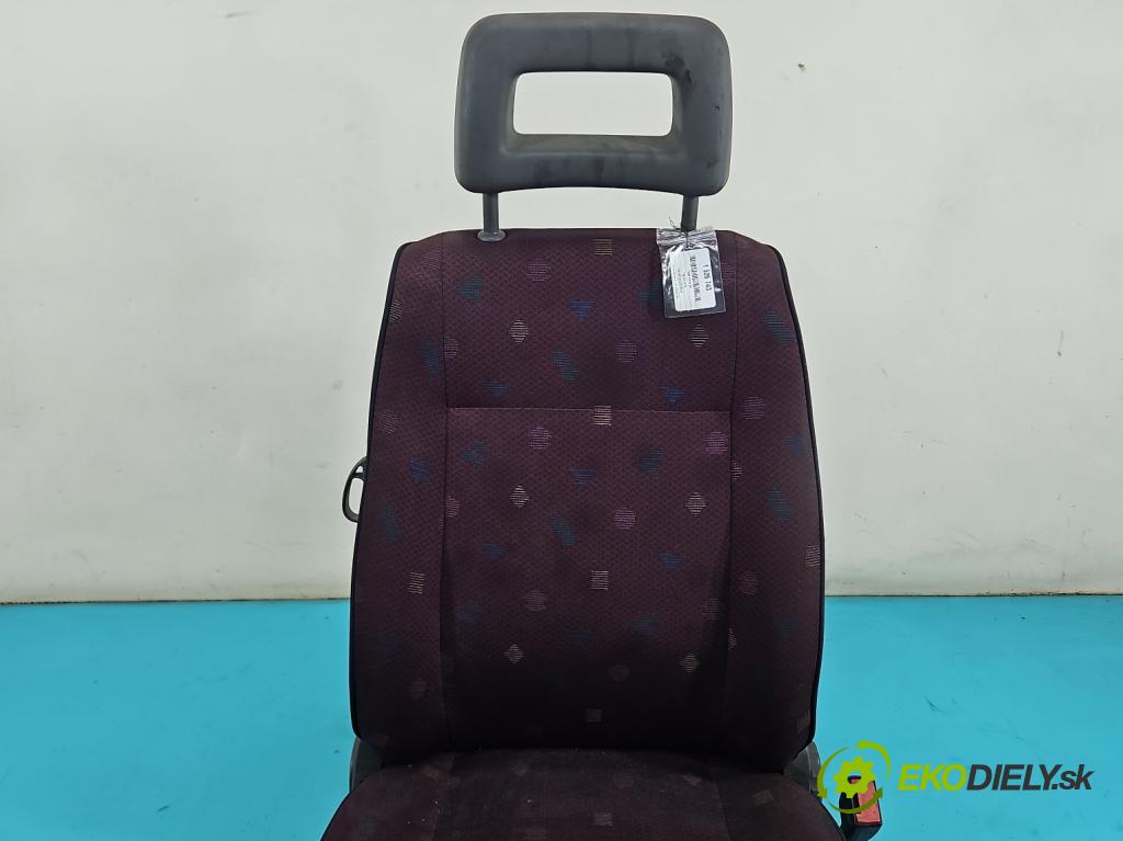 Fiat Seicento 1.1 JEDEN: 54 HP manual 40 kW 1108 cm3 3- Sedačka pravý  (Sedadlo)