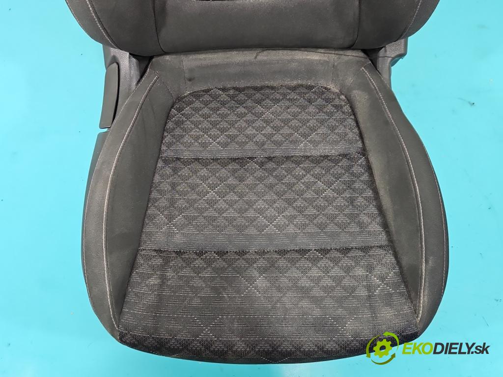 Kia Rio IV 2016-2023 1.2 16V 84KM manual 61.8 kW 1197 cm3 5- Sedačka pravý  (Sedadlo)