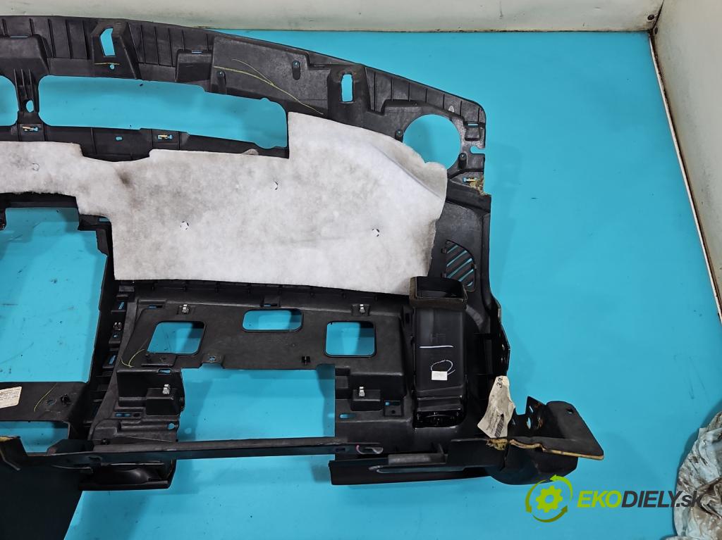 Dodge Journey 2.0 CRD 140 hp automatic 103 kW 1968 cm3 5- kokpit,přistrojova deska