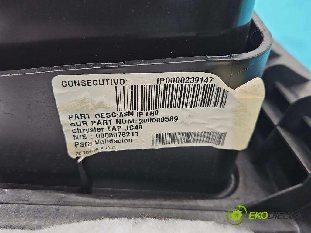 Dodge Journey 2.0 CRD 140 hp automatic 103 kW 1968 cm3 5- kokpit,přistrojova deska