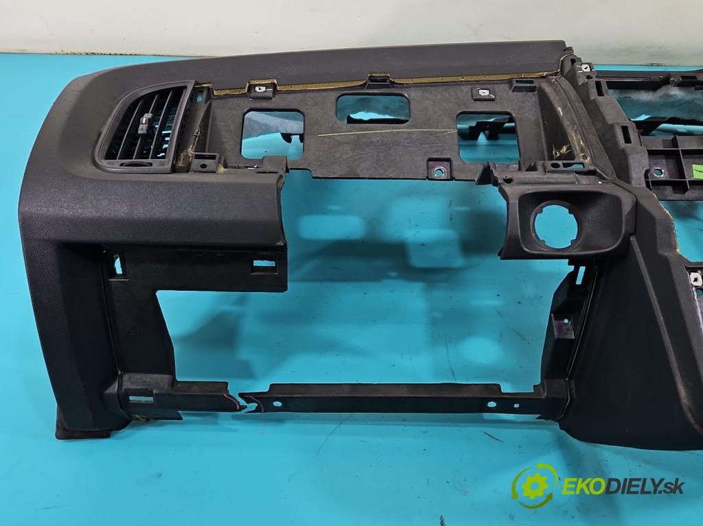 Dodge Journey 2.0 CRD 140 hp automatic 103 kW 1968 cm3 5- kokpit,přistrojova deska