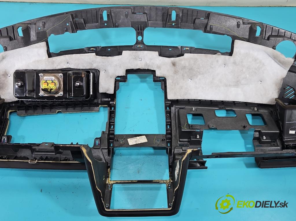 Dodge Journey 2.0 CRD 140 hp automatic 103 kW 1968 cm3 5- kokpit,přistrojova deska