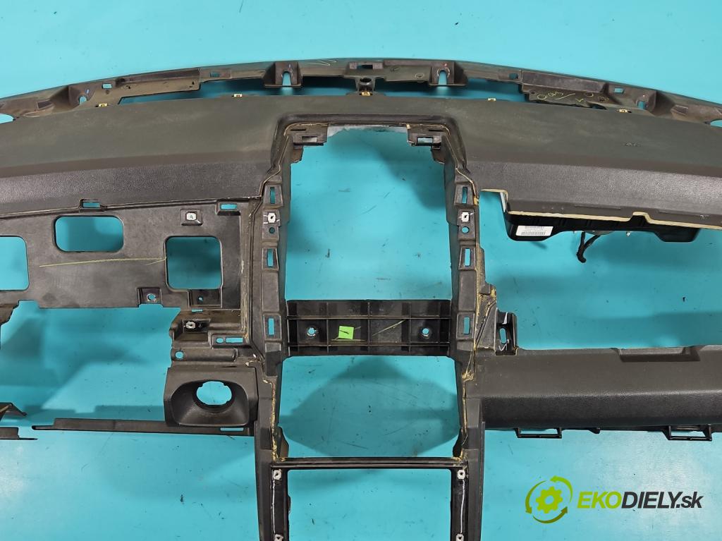 Dodge Journey 2.0 CRD 140 hp automatic 103 kW 1968 cm3 5- kokpit,přistrojova deska