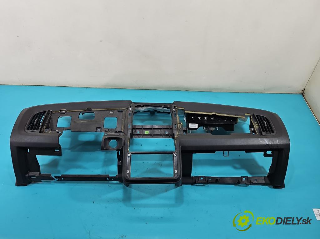 Dodge Journey 2.0 CRD 140 hp automatic 103 kW 1968 cm3 5- kokpit,přistrojova deska