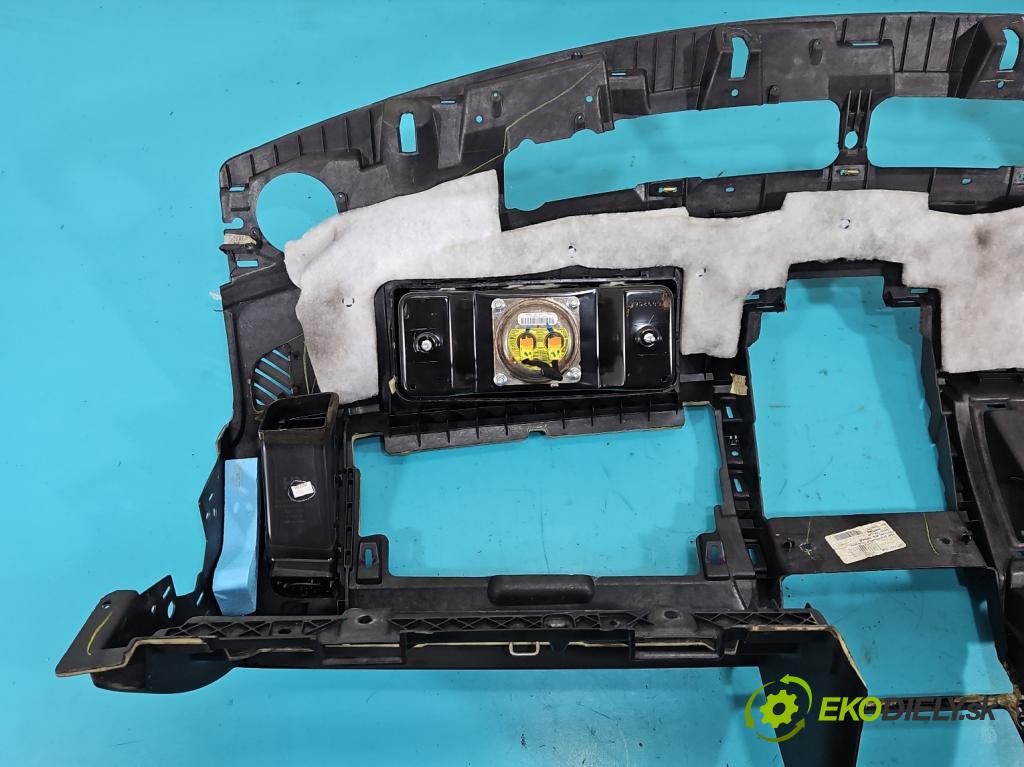 Dodge Journey 2.0 CRD 140 hp automatic 103 kW 1968 cm3 5- kokpit,přistrojova deska