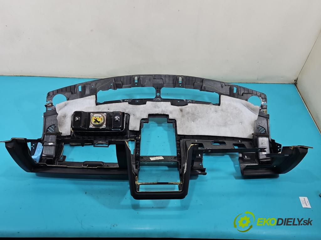 Dodge Journey 2.0 CRD 140 hp automatic 103 kW 1968 cm3 5- kokpit,přistrojova deska