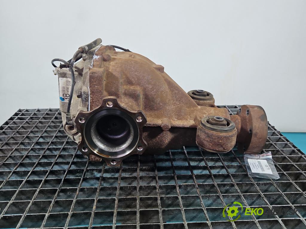 Infiniti QX50 2013-2015 3.7 V6 320KM automatic 235 kW 3696 cm3 5- Most: zadní: