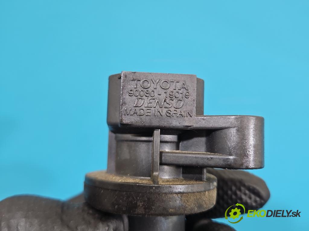 Toyota Corolla E12 2001-2009 1.4 vvti 97KM manual 71 kW 1398 cm3 5- cievka zapaľovacia 90080-19019 (Zapaľovacia cievka)