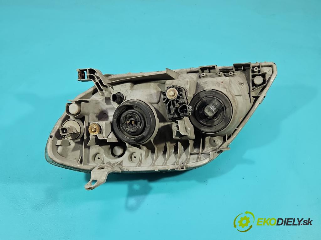 Toyota Corolla E12 2001-2009 1.4 vvti 97KM manual 71 kW 1398 cm3 5- Reflektor: pravý  (Svetlo predné pravé)