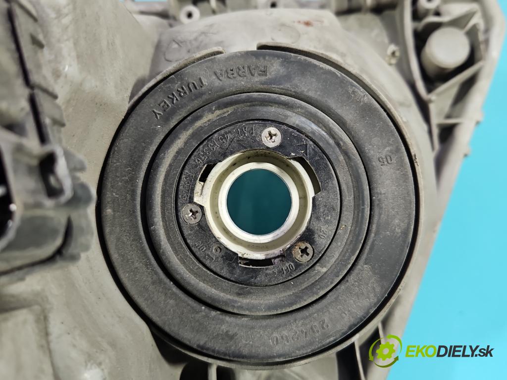 Toyota Corolla E12 2001-2009 1.4 vvti 97KM manual 71 kW 1398 cm3 5- Reflektor: pravý  (Svetlo predné pravé)