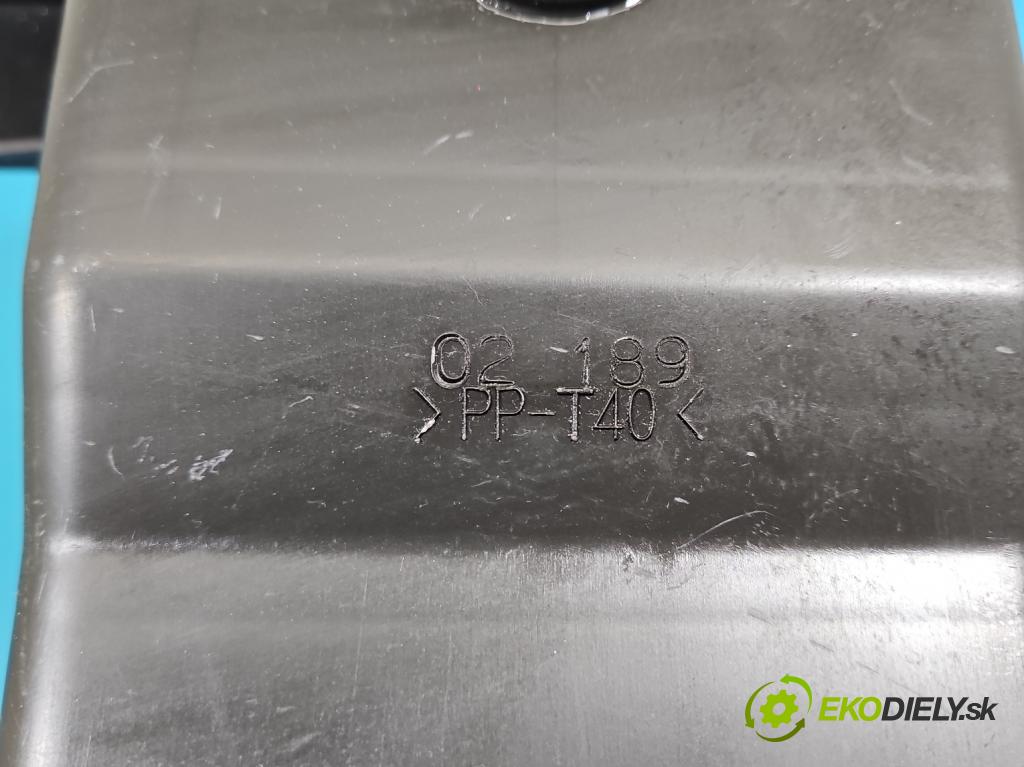 Toyota Corolla E12 2001-2009 1.4 vvti 97KM manual 71 kW 1398 cm3 5- obal filtra vzduchu 0D03 (Obal vzduchového filtra)