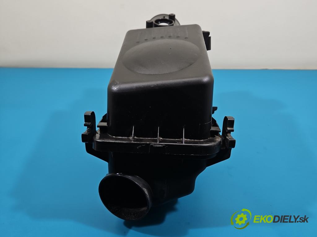 Toyota Corolla E12 2001-2009 1.4 vvti 97KM manual 71 kW 1398 cm3 5- obal filtra vzduchu 0D03 (Obal vzduchového filtra)