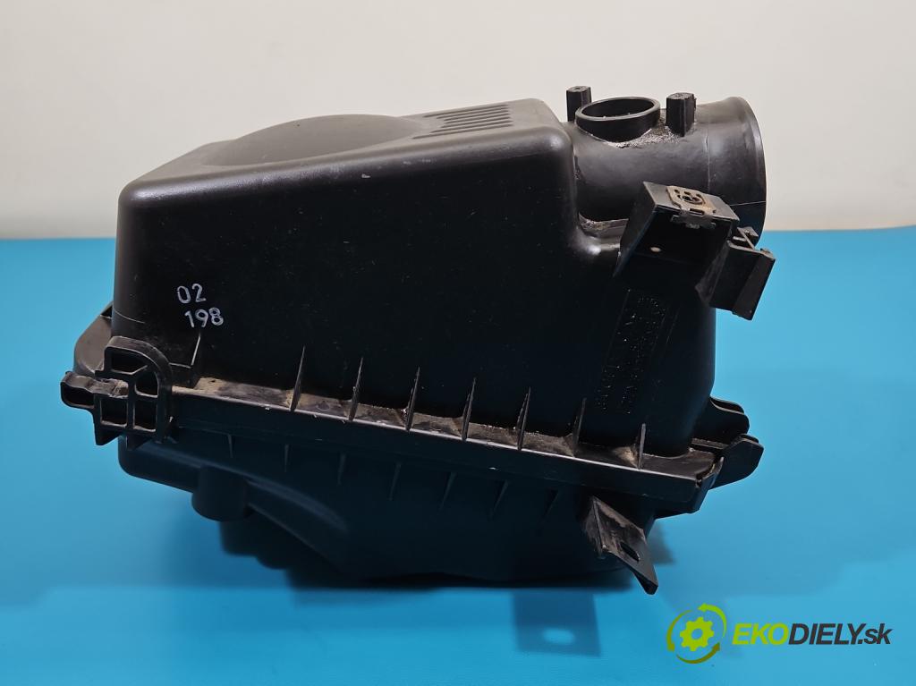 Toyota Corolla E12 2001-2009 1.4 vvti 97KM manual 71 kW 1398 cm3 5- obal filtra vzduchu 0D03 (Obal vzduchového filtra)