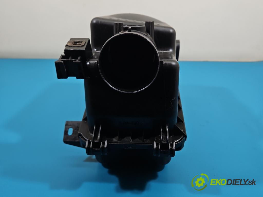 Toyota Corolla E12 2001-2009 1.4 vvti 97KM manual 71 kW 1398 cm3 5- obal filtra vzduchu 0D03 (Obal vzduchového filtra)