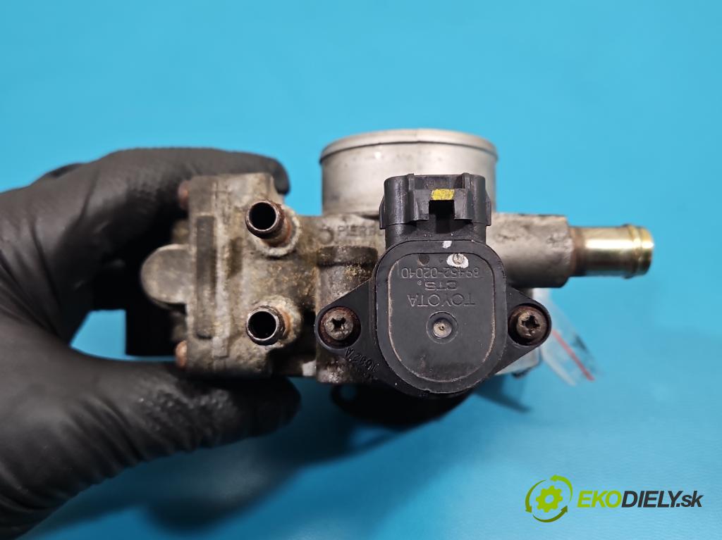 Toyota Corolla E12 2001-2009 1.4 vvti 97KM manual 71 kW 1398 cm3 5- klapka 22210-0D090 (Škrtiaca klapka)