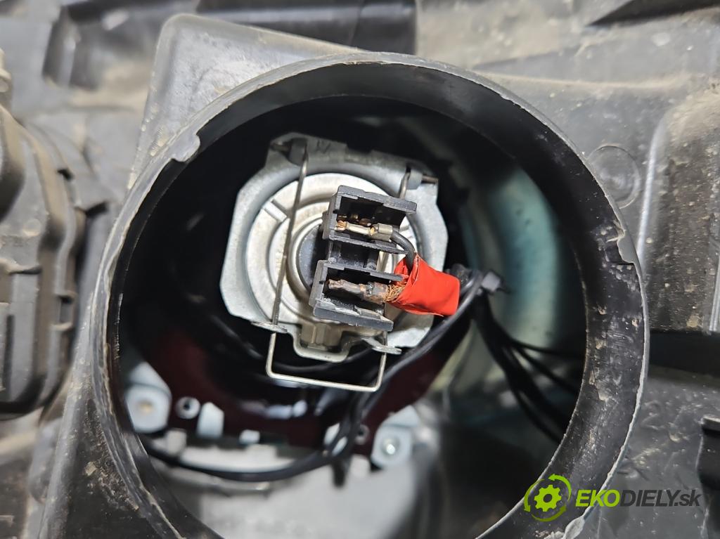 Renault Laguna III 2007-2015 2.0 16V 140 HP manual 103 kW 1997 cm3 5- Reflektor: pravý 260100038R (Svetlo predné pravé)