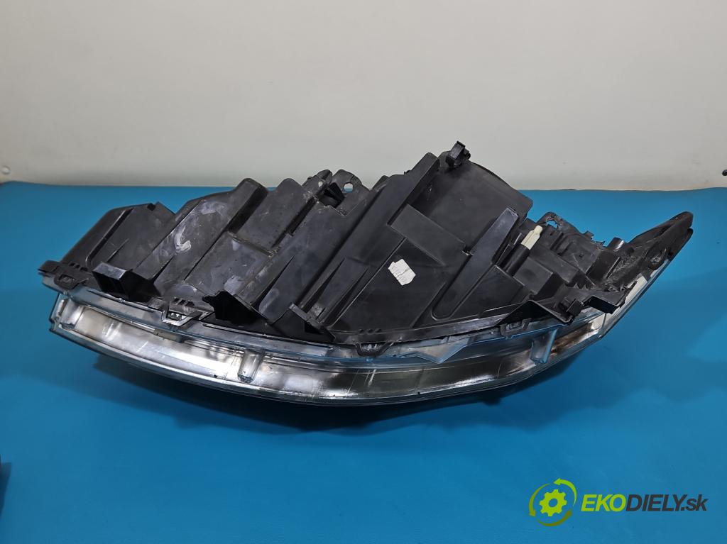 Renault Laguna III 2007-2015 2.0 16V 140 HP manual 103 kW 1997 cm3 5- Reflektor: pravý 260100038R (Svetlo predné pravé)