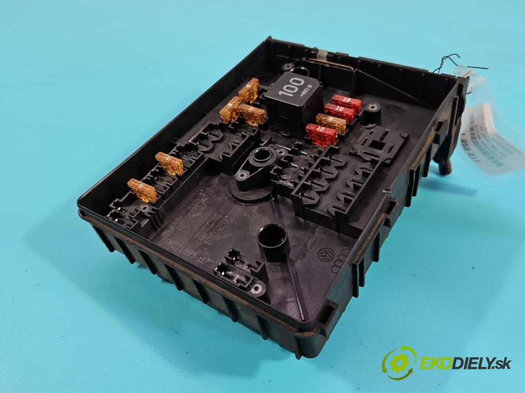 Vw Tiguan I 2007-2016 2.0 TDI 140 HP automatic 103 kW 1968 cm3 5- skrinka poistka 094512637-E (Poistková skrinka)