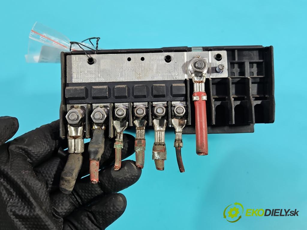 Vw Tiguan I 2007-2016 2.0 TDI 140 HP automatic 103 kW 1968 cm3 5- skrinka poistka 094512637-E (Poistková skrinka)