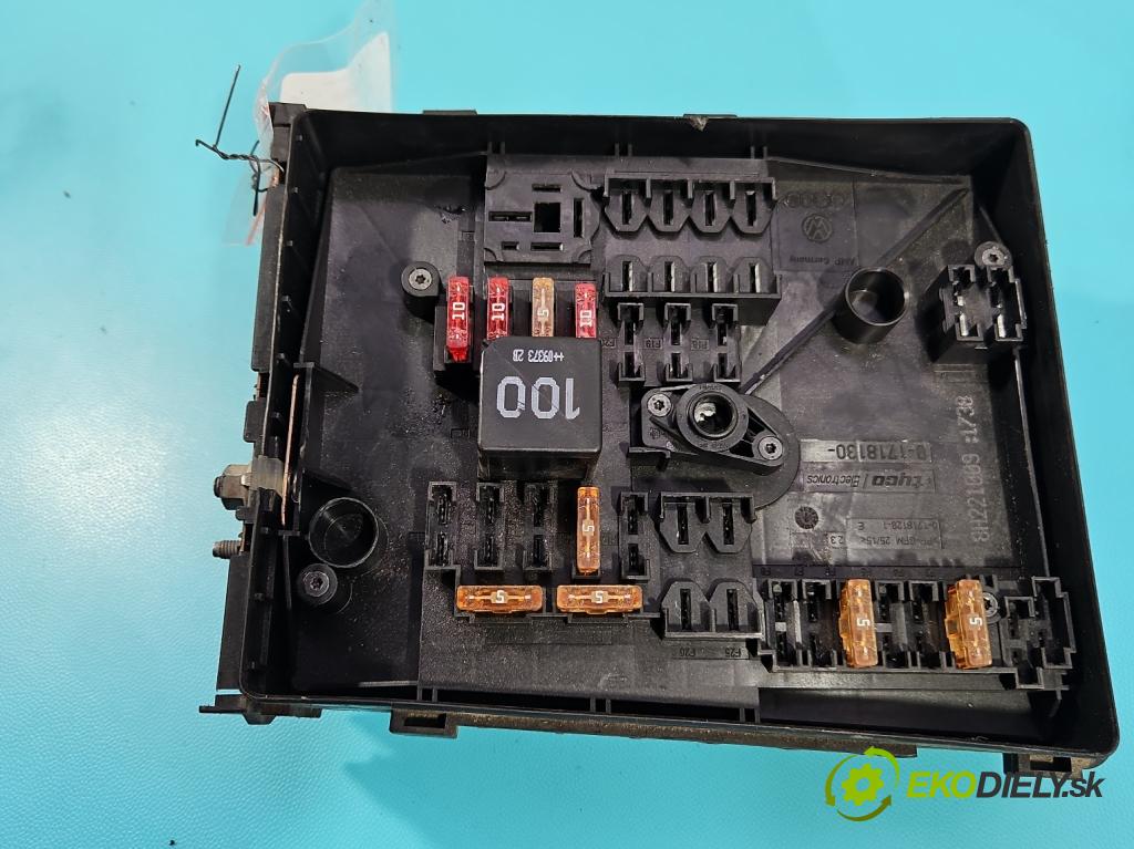 Vw Tiguan I 2007-2016 2.0 TDI 140 HP automatic 103 kW 1968 cm3 5- skrinka poistka 094512637-E (Poistková skrinka)