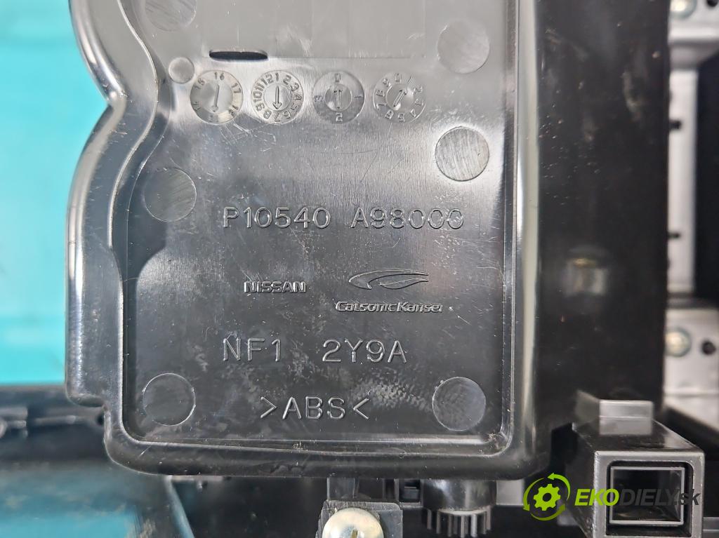 Infiniti QX50 2013-2015 3.7 V6 320KM automatic 235 kW 3696 cm3 5- operadlo  (Lakťová opierka)