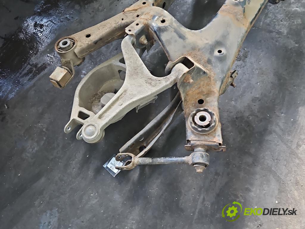 Infiniti QX50 2013-2015 3.7 V6 320KM automatic 235 kW 3696 cm3 5- zadní výztuha  (Zadní výztuha)