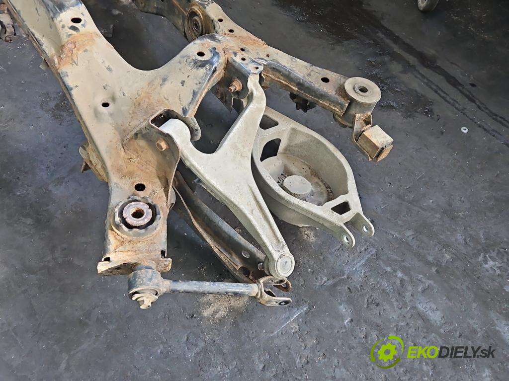 Infiniti QX50 2013-2015 3.7 V6 320KM automatic 235 kW 3696 cm3 5- zadní výztuha  (Zadní výztuha)