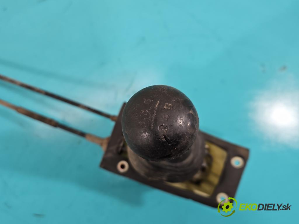 Fiat Seicento 0.9 39 HP manual 29 kW 899 cm3 3- Páka: Změny: stupeň,rýchlosť  (Rýchlostná páka (kulisa))