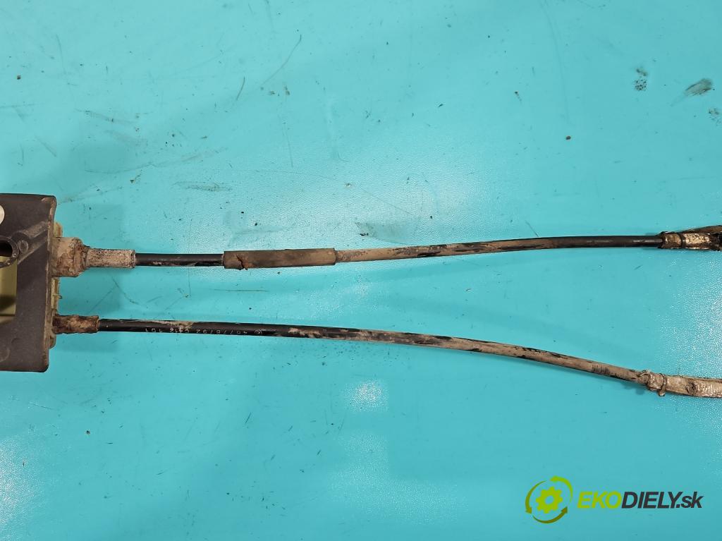 Fiat Seicento 0.9 39 HP manual 29 kW 899 cm3 3- Páka: Změny: stupeň,rýchlosť  (Rýchlostná páka (kulisa))