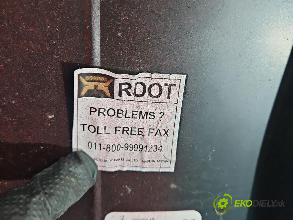 Toyota Corolla E10 1.4 16v 88 HP manual 65 kW 1332 cm3 3- blatník predné ľavý  (Blatník predný ľavý)