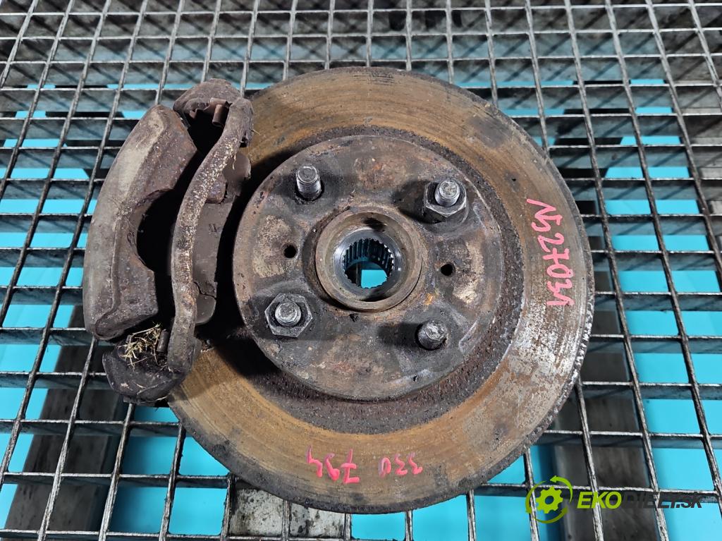 Toyota Corolla E10 1.4 16v 88 HP manual 65 kW 1332 cm3 3- náboj ľavé  (Náboj kolesa)