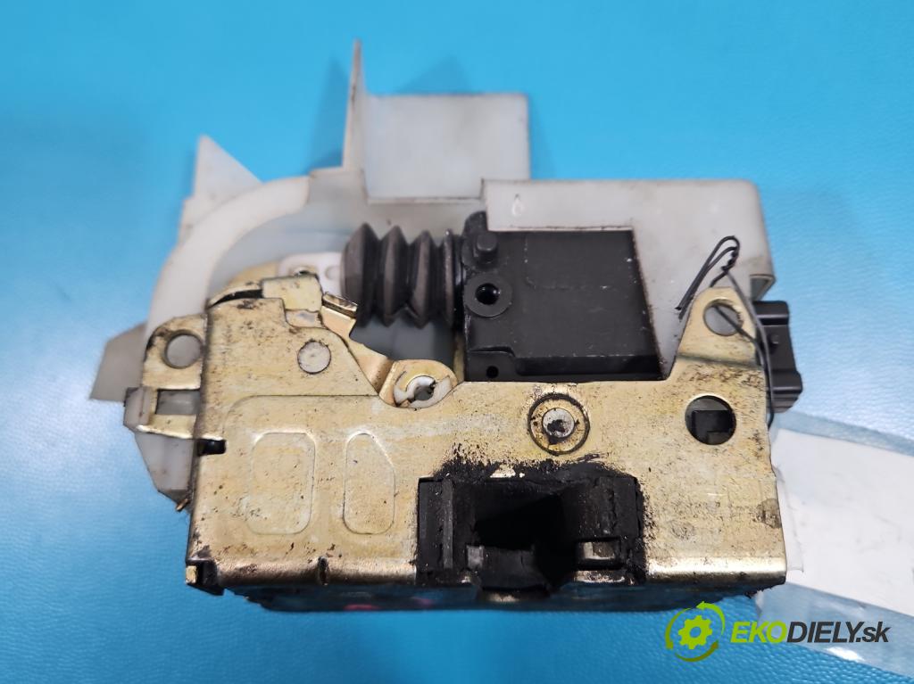 Renault Espace III 1997-2003 2.0 16v 140 HP manual 103 kW 1998 cm3 5- zámok predné ľavý