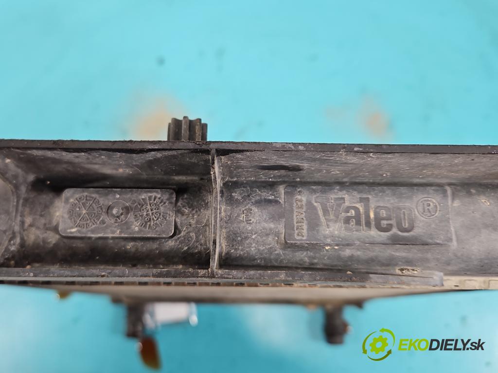 Audi A4 B5 1994-2001 1.6 8V 101 hp manual 74 kW 1595 cm3 4- Chladič vody  (Vodní chladič)