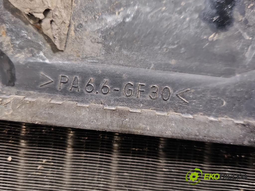 Audi A4 B5 1994-2001 1.6 8V 101 hp manual 74 kW 1595 cm3 4- Chladič vody  (Vodní chladič)