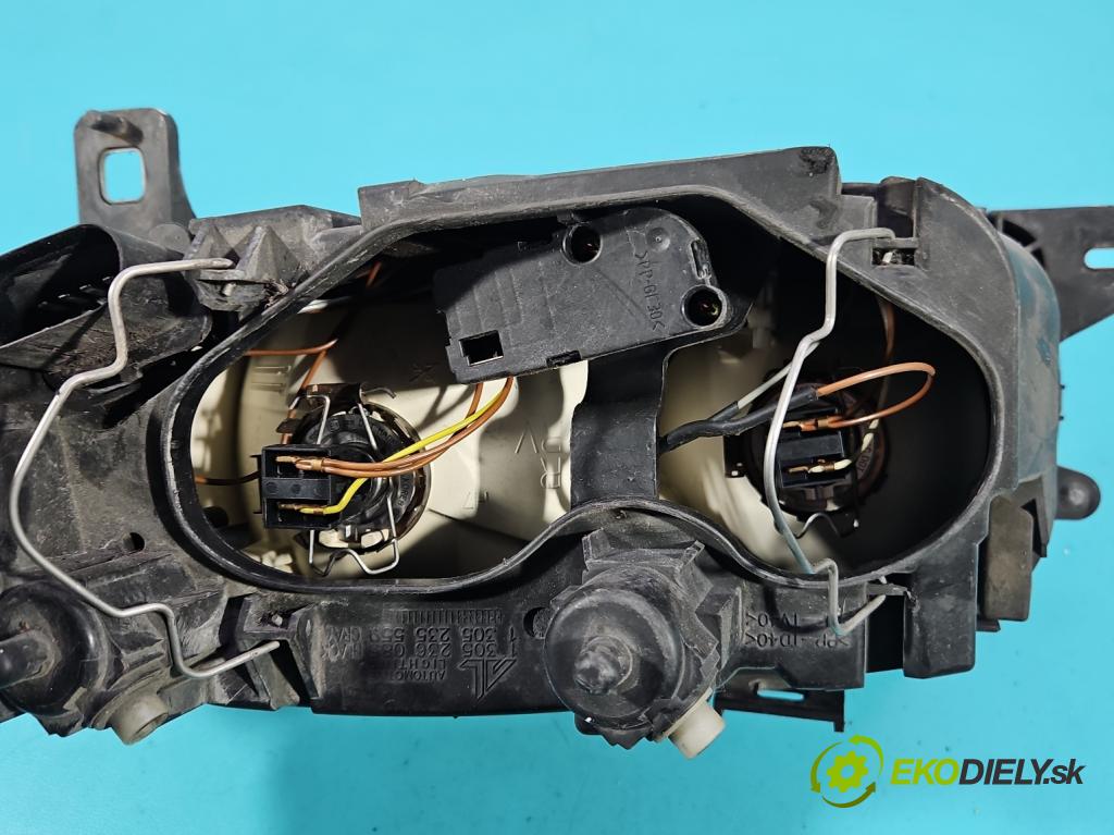 Alfa romeo Gt 1.9 jtd 937A5000 150 HP manual 110 kW 1910 cm3 3- Reflektor: pravý 60681583 (Svetlo predné pravé)