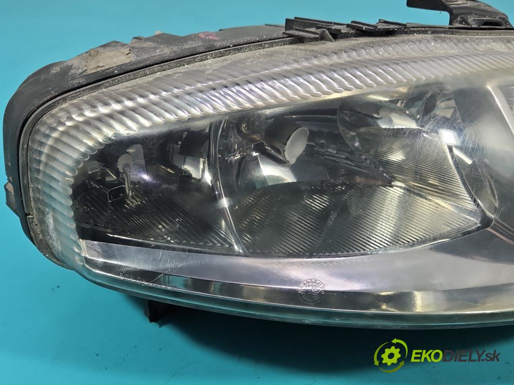 Alfa romeo Gt 1.9 jtd 937A5000 150 HP manual 110 kW 1910 cm3 3- Reflektor: pravý 60681583 (Svetlo predné pravé)