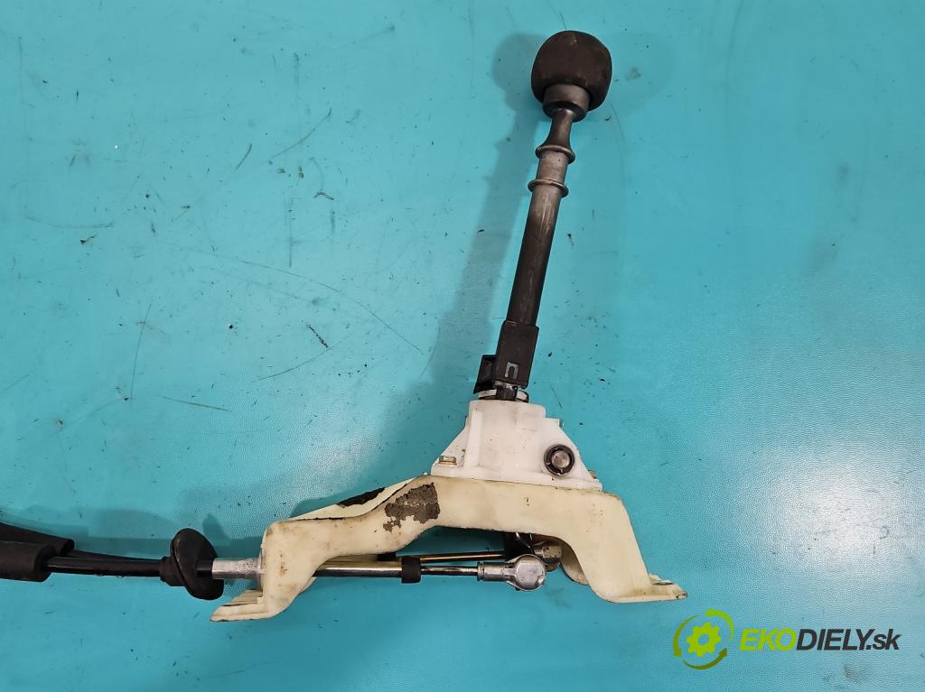 Alfa romeo Gt 1.9 jtd 937A5000 150 HP manual 110 kW 1910 cm3 3- Páka: Změny: stupeň,rýchlosť 55347550 (Rýchlostná páka (kulisa))