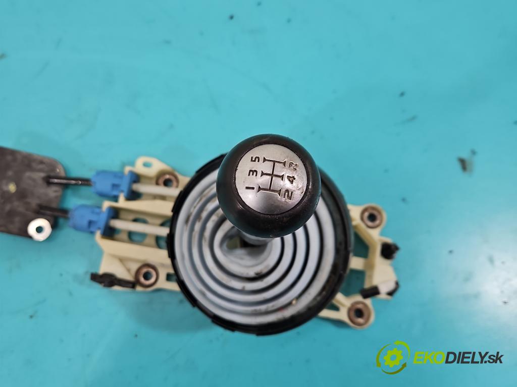 Mitsubishi Colt Z30 VI 2004-2012 1.1 12v 75 HP manual 55 kW 1124 cm3 5- Páka: Změny: stupeň,rýchlosť MN178047 (Rýchlostná páka (kulisa))