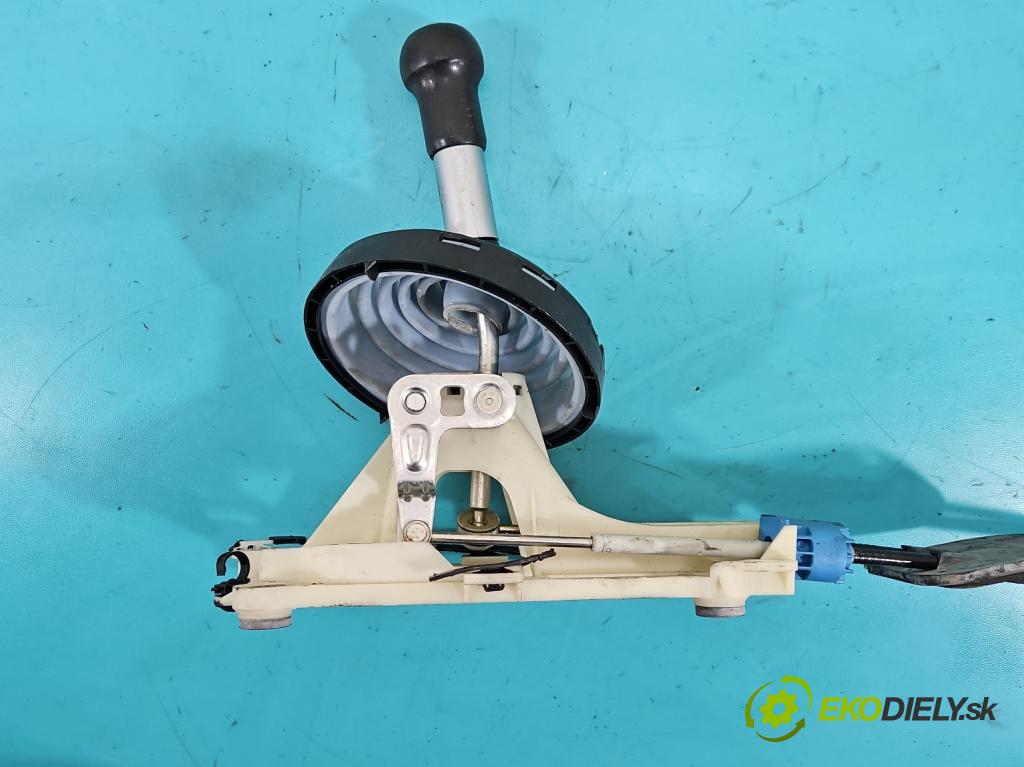 Mitsubishi Colt Z30 VI 2004-2012 1.1 12v 75 HP manual 55 kW 1124 cm3 5- Páka: Změny: stupeň,rýchlosť MN178047 (Rýchlostná páka (kulisa))