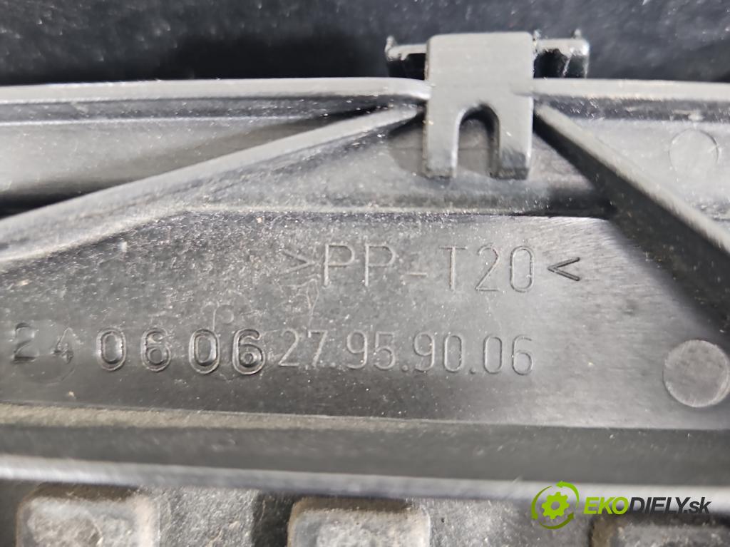 Mitsubishi Colt Z30 VI 2004-2012 1.1 12v 75 hp manual 55 kW 1124 cm3 5- světlo zadní levé 8330A235 (Klika dveří ostatní)
